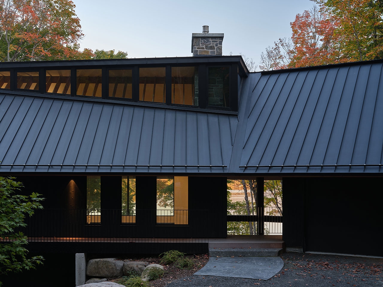 A Muskoka Cottage Blends Architecture With The Canadian Shield
