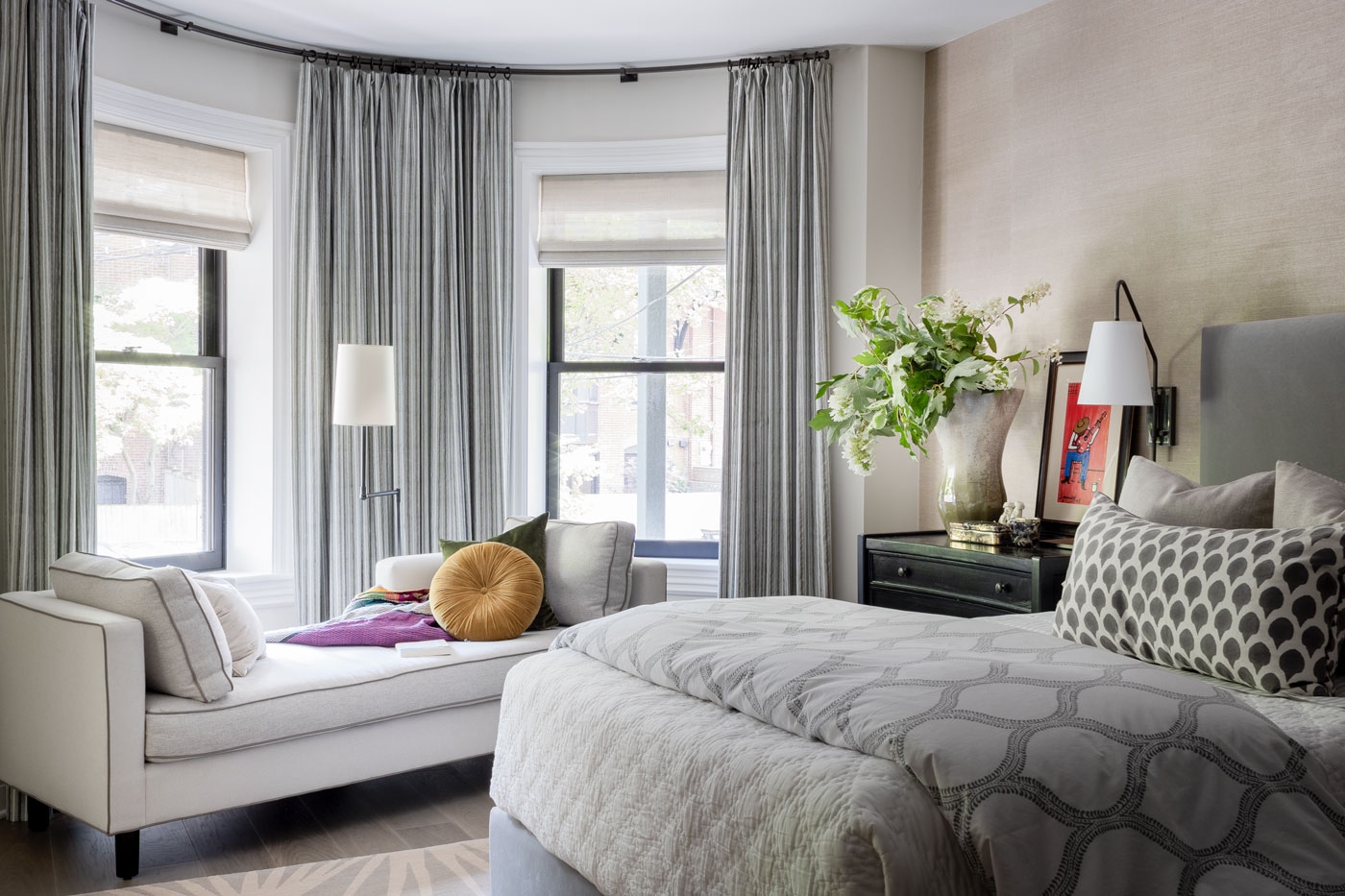 How To Decorate A Bay Window