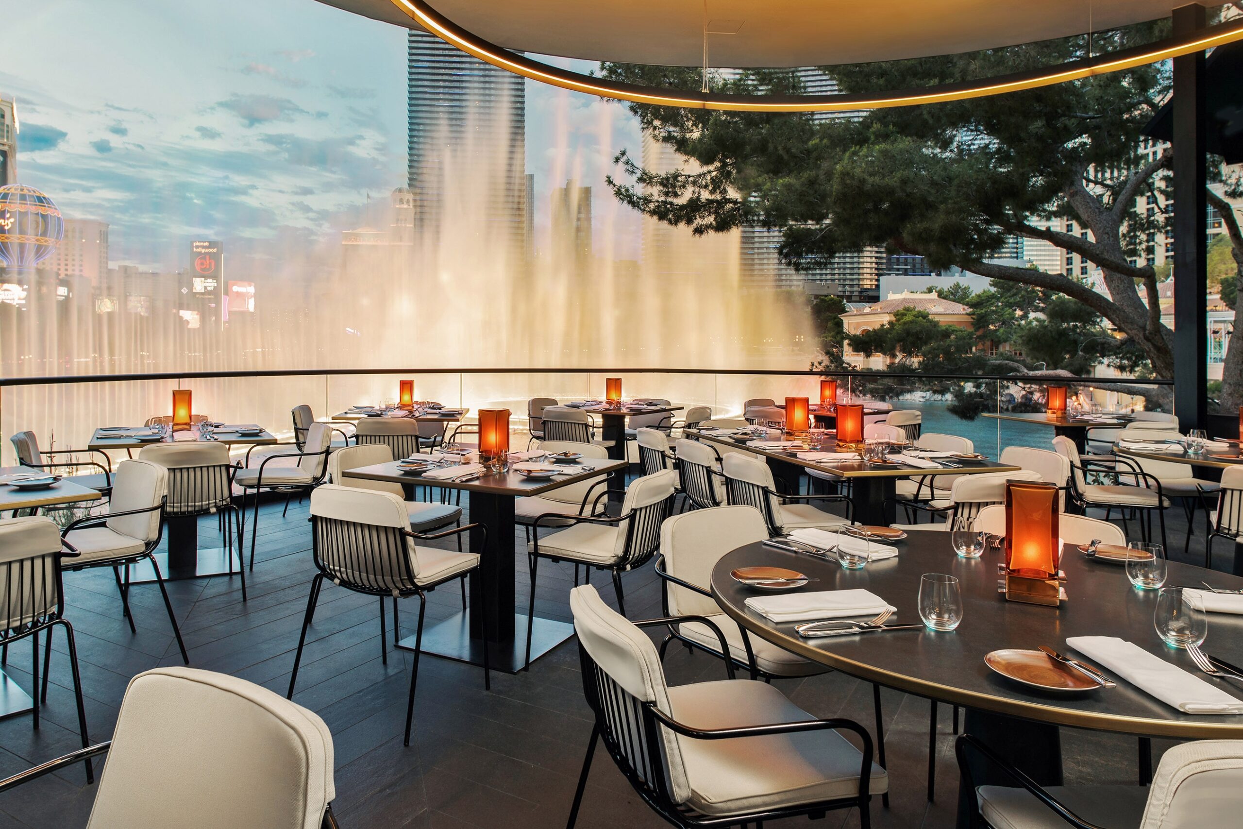 Wolfgang Puck Debuts Spago Overlooking Bellagio Fountains